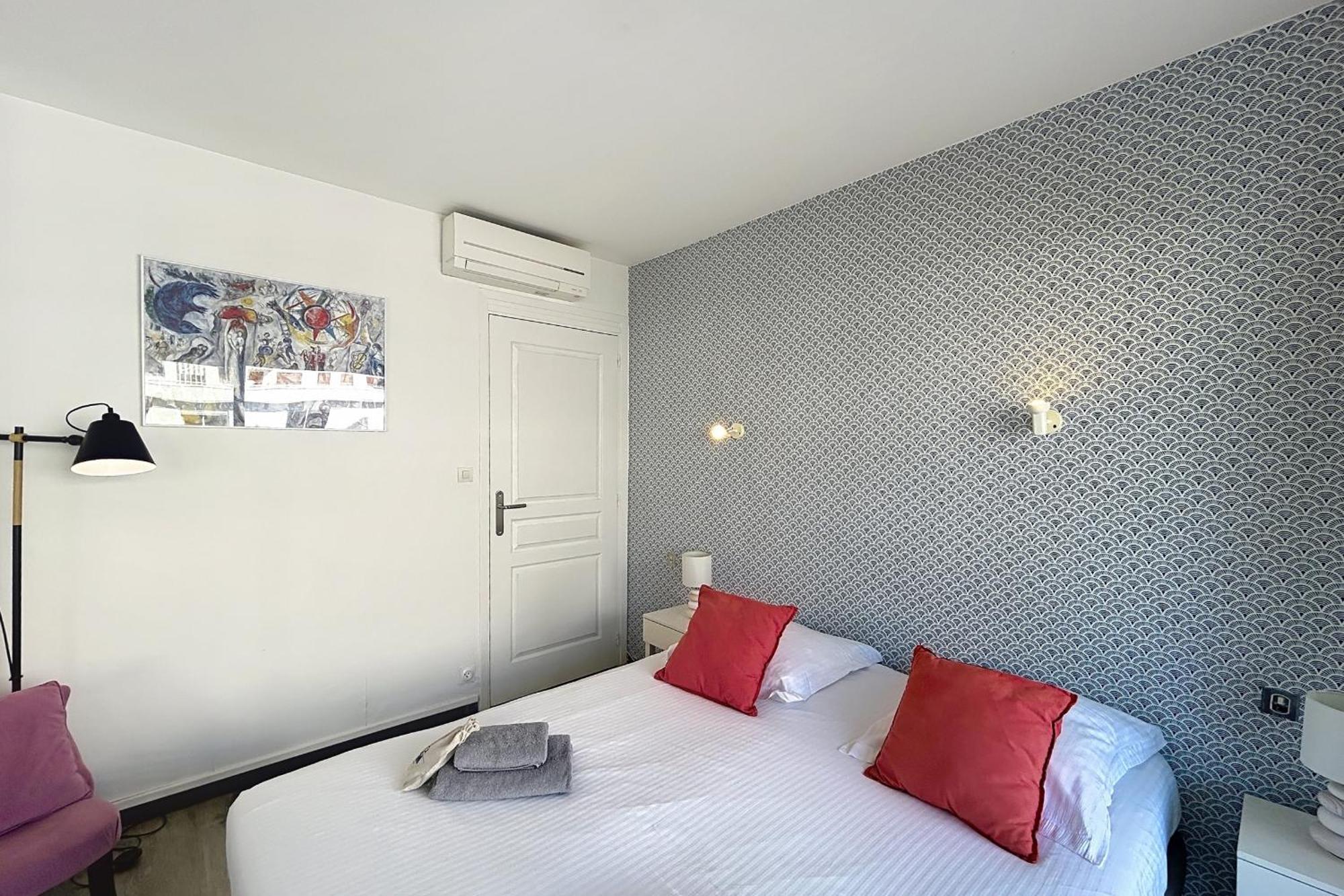 Palm Quiet Terrace Secure