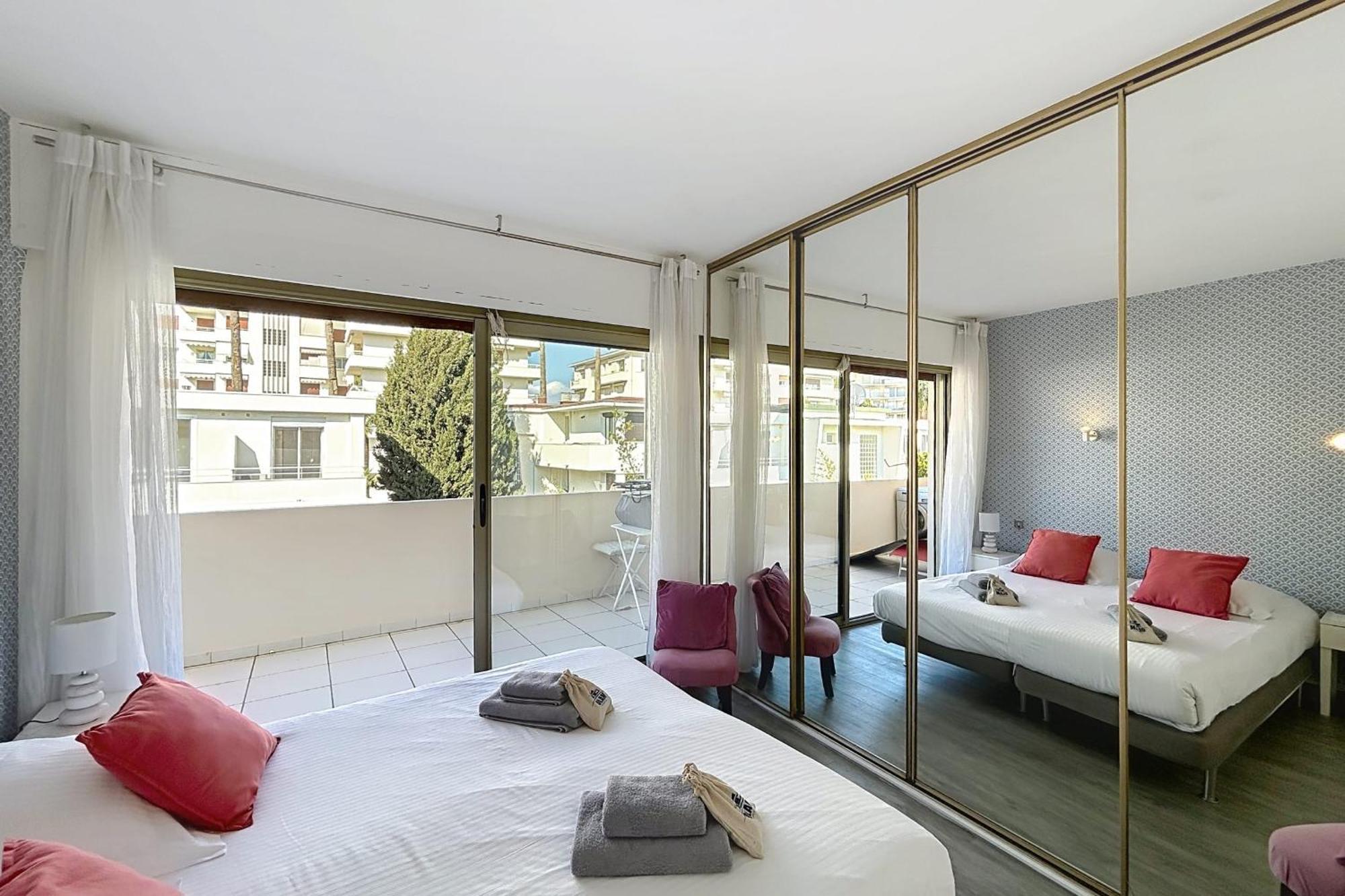 Palm Quiet Terrace Secure *
